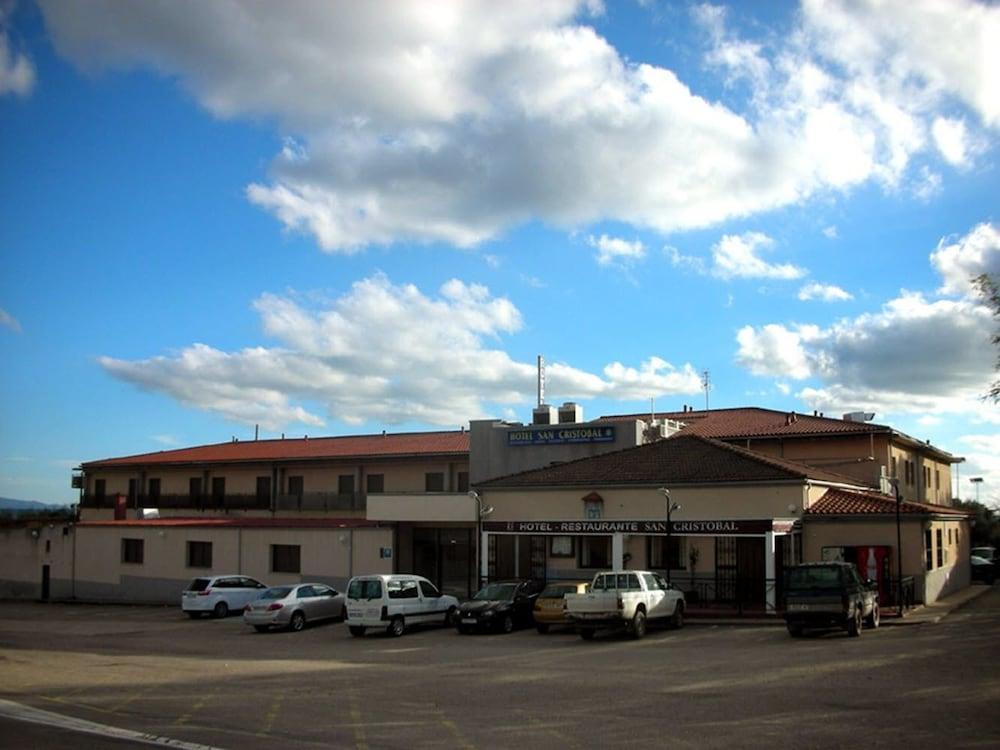Hotel San Cristobal Coria Buitenkant foto