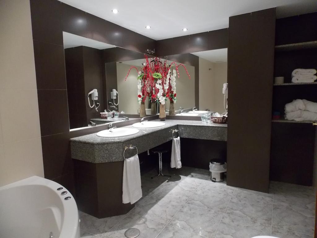 Hotel San Cristobal Coria Kamer foto