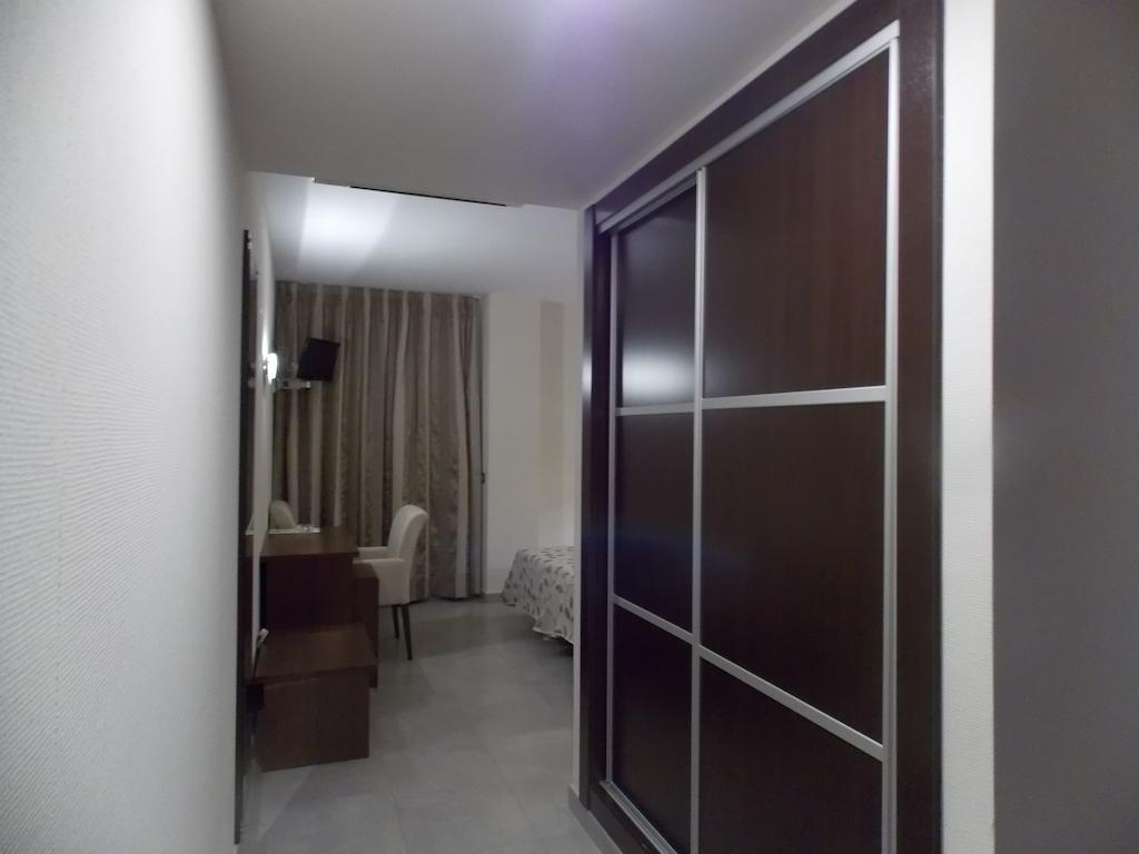 Hotel San Cristobal Coria Kamer foto